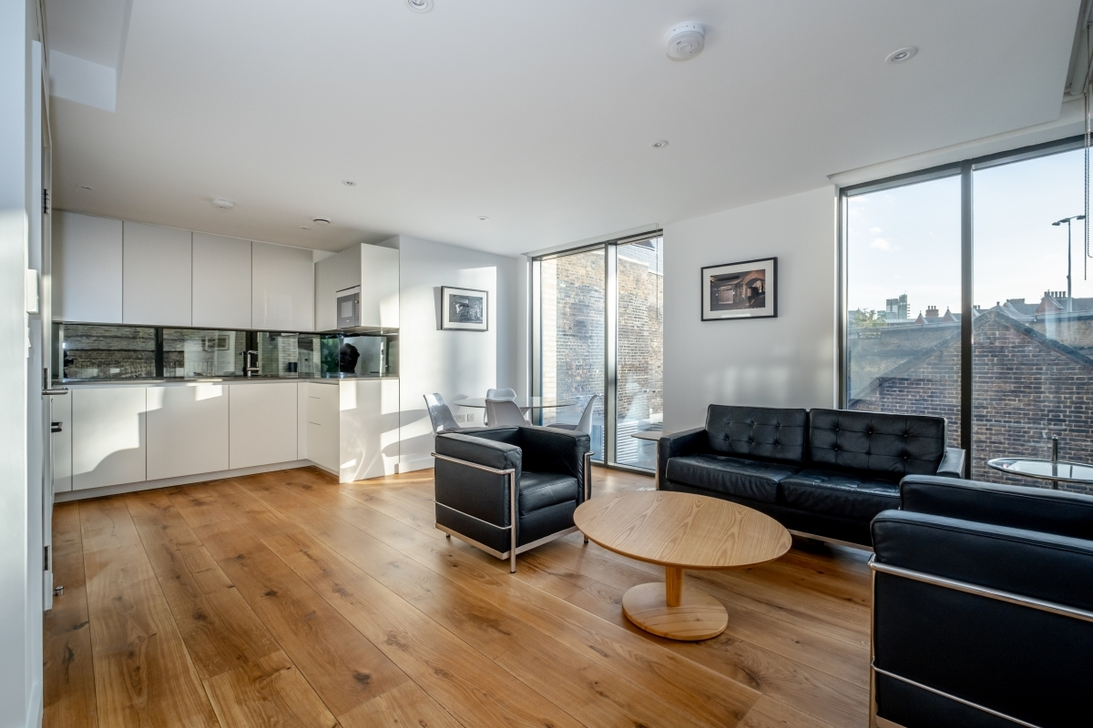 Flat Clink Street in Greater London