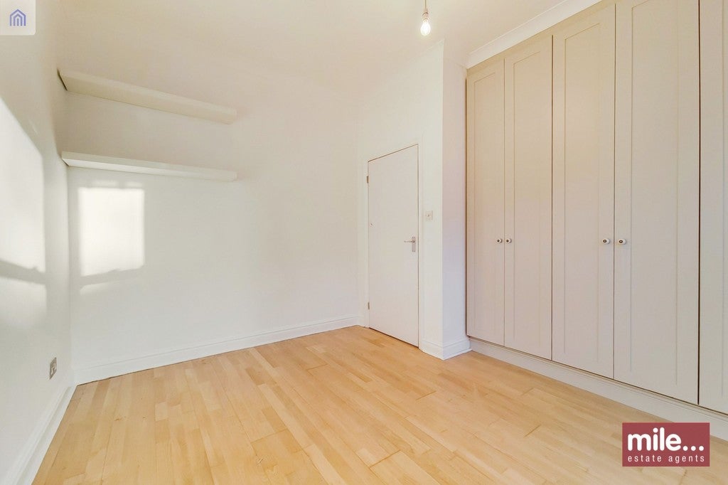 Flat Purves Road in London
