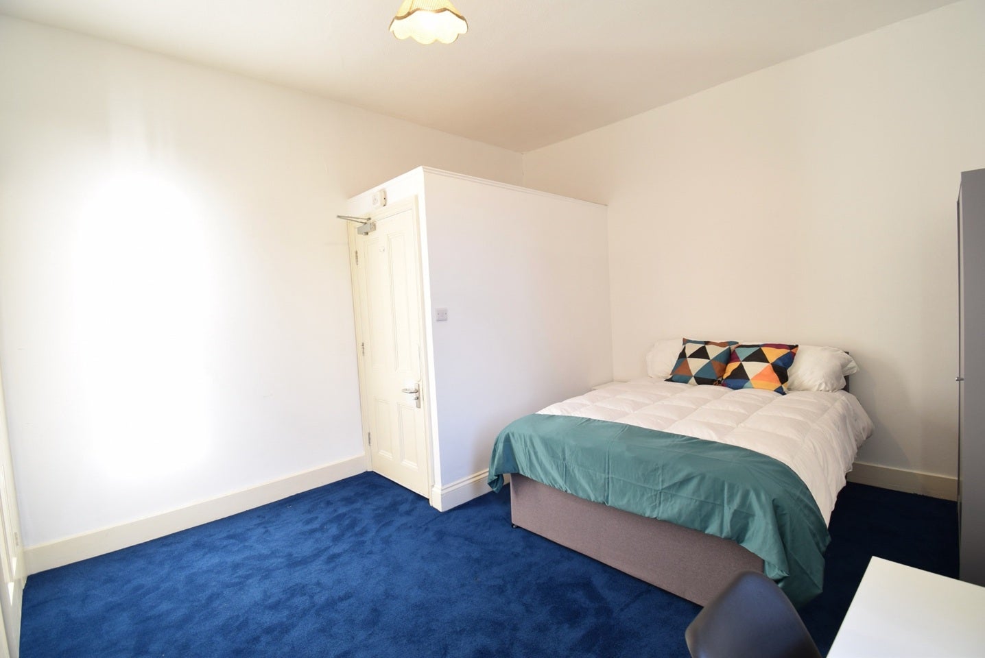 Room Fulham Palace Road in Greater London