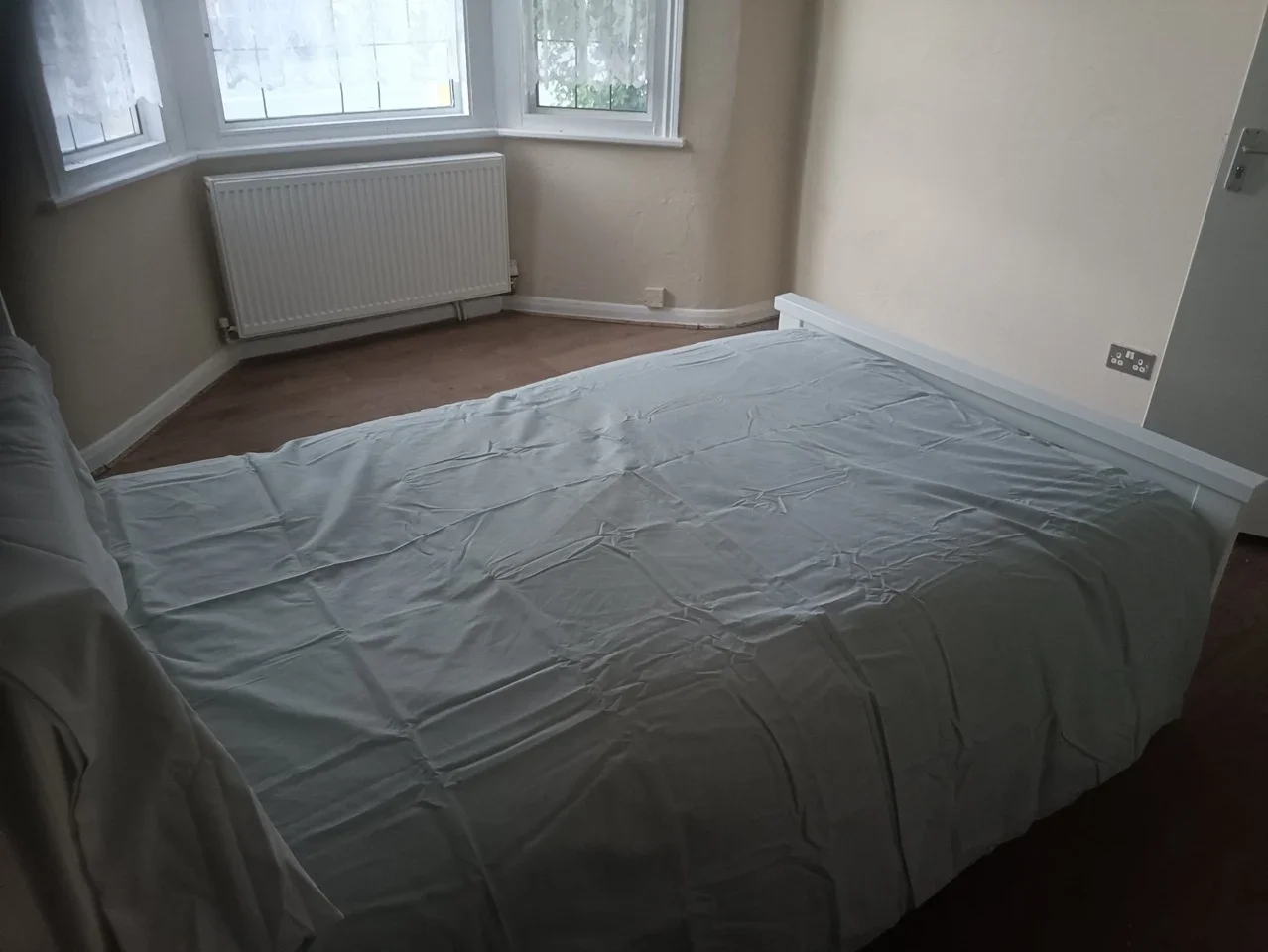 Room Desborough Road in High Wycombe