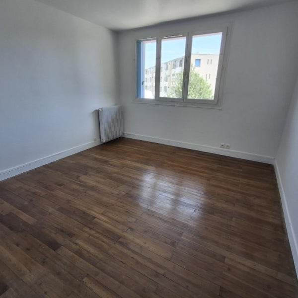 Flat Rue de l'Idolay in Rives
