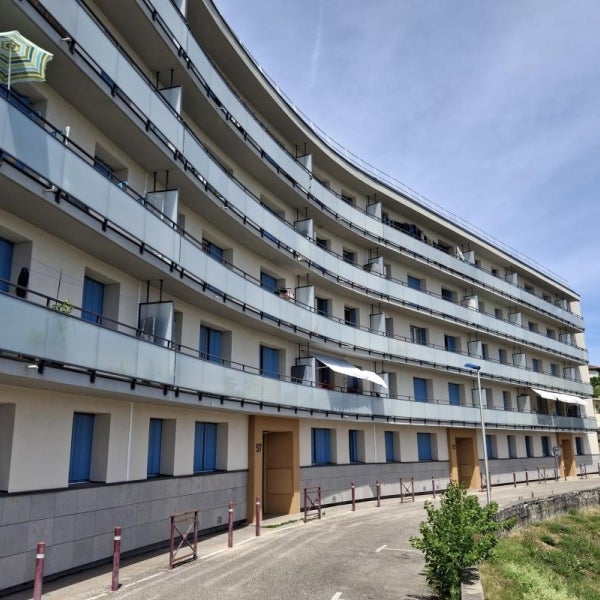 Flat Rue de l'Idolay in Rives