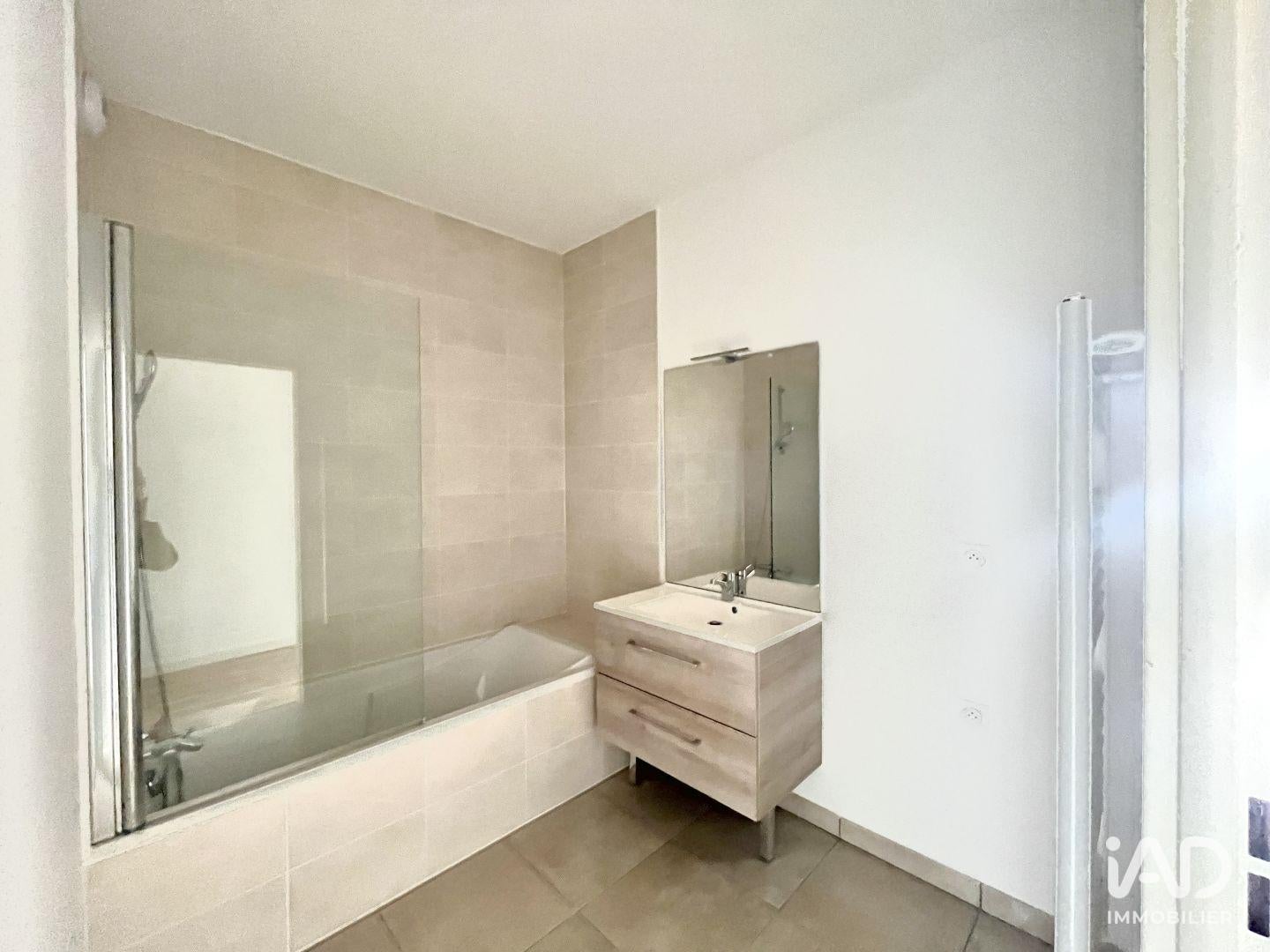 Flat Boulevard Joliot-Curie in Bordeaux