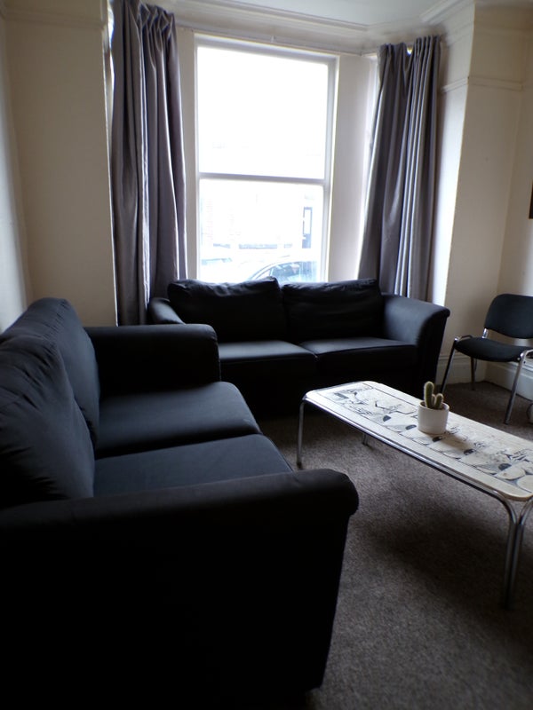 Room Furness Road in Manchester