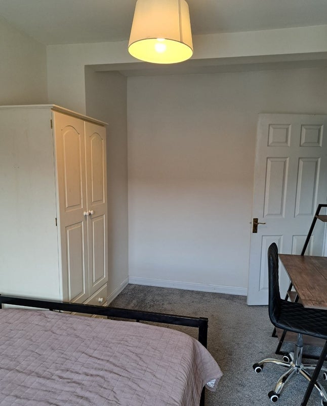 Room Fonthill Road in Bristol
