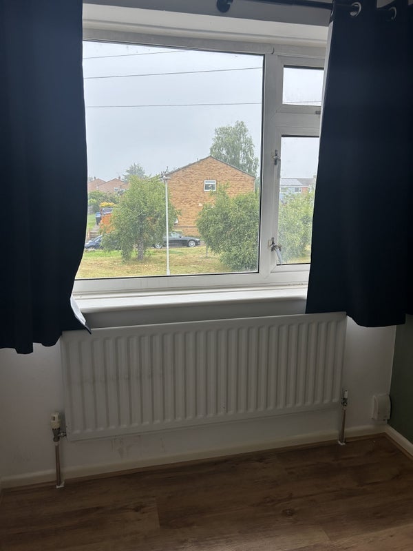 Room Farnham Road in Poole