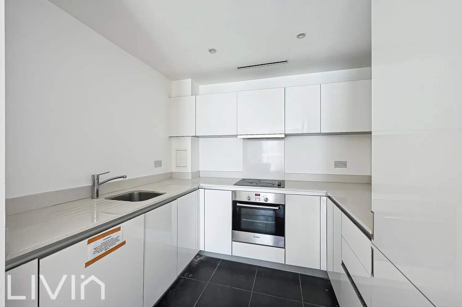 Flat Saffron Square in Greater London