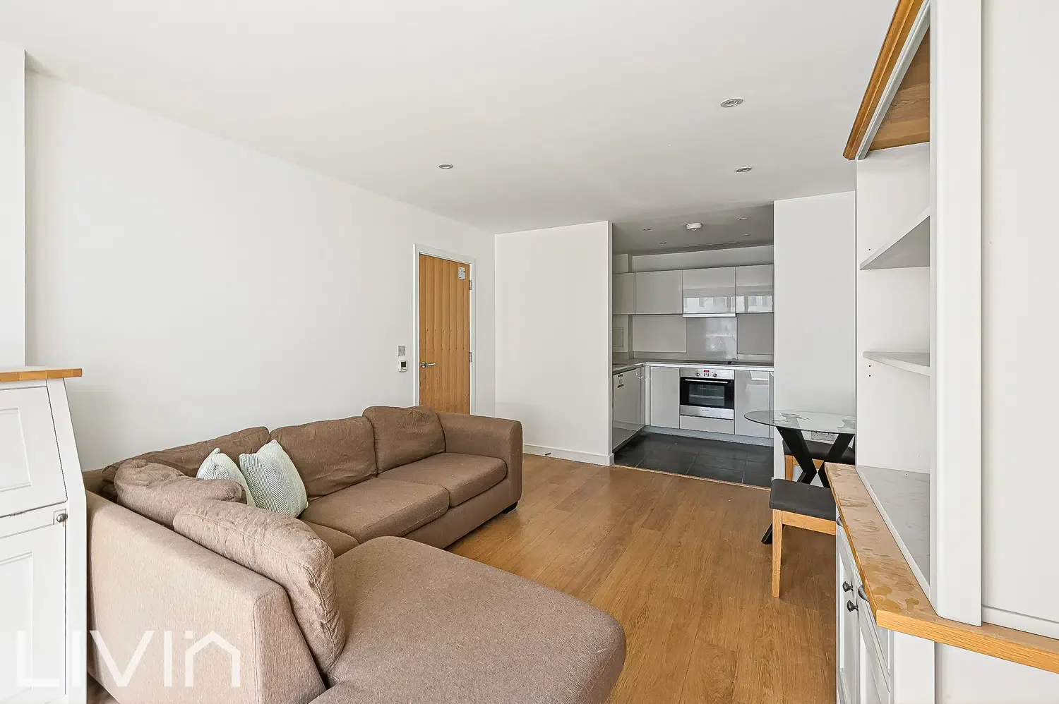 Flat Saffron Square in Greater London