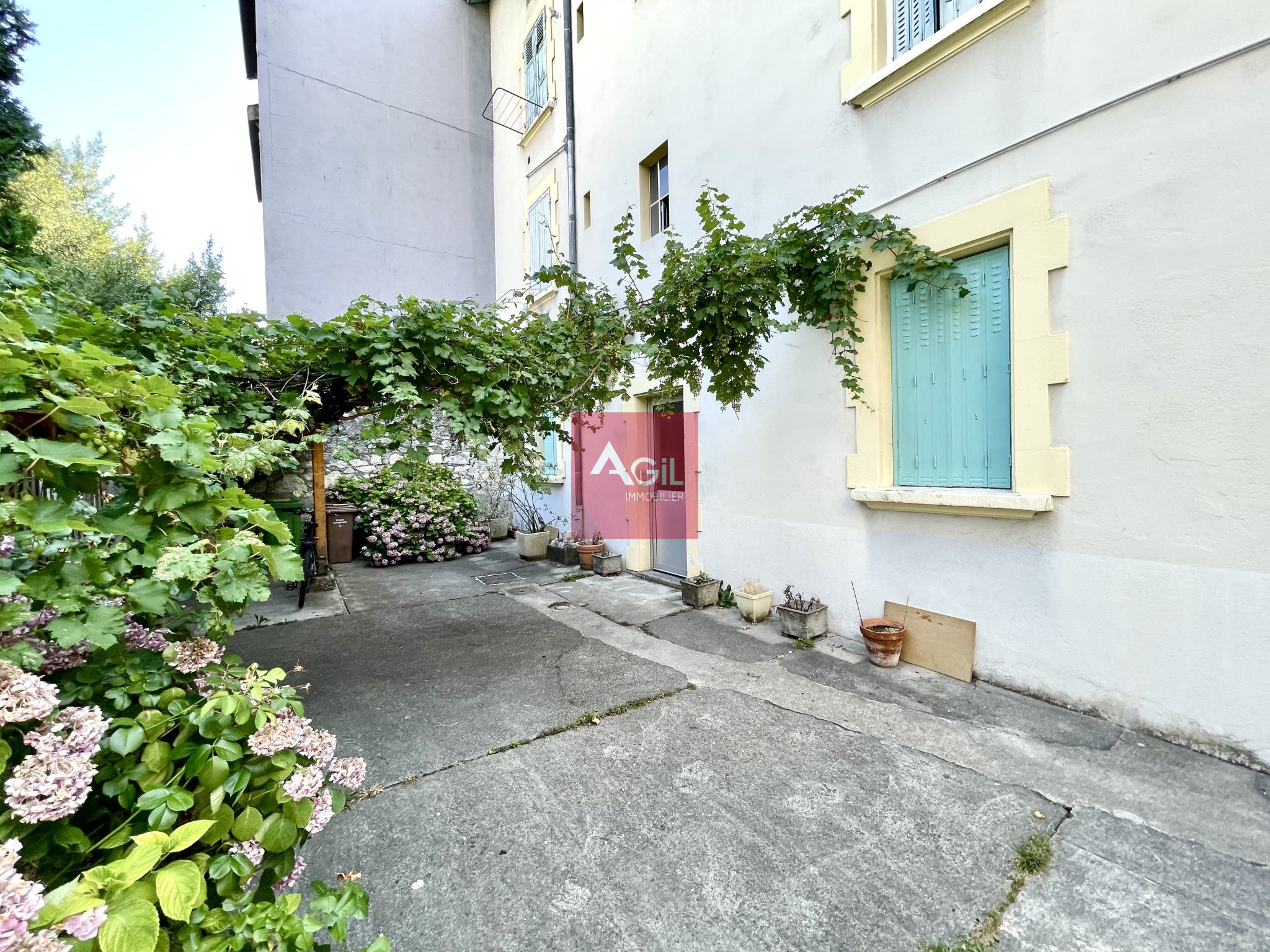 Flat Rue Revol in Grenoble