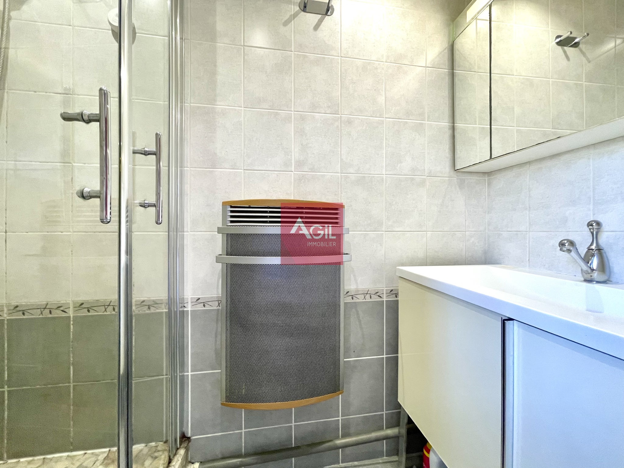 Flat Rue Revol in Grenoble