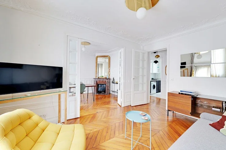 Flat Rue Pétrarque in Paris