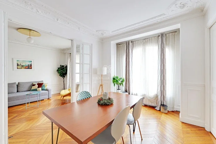 Flat Rue Pétrarque in Paris