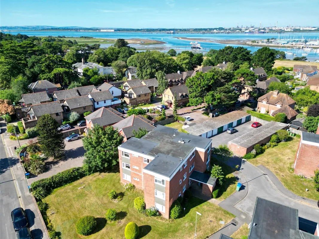 Flat Garden Mews in Fareham
