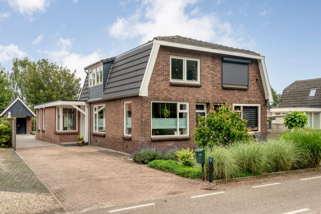 Huis Tonnendijk 77 in Vroomshoop