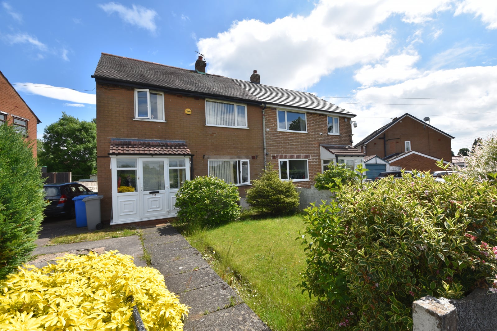 House Valley Road South in Trafford
