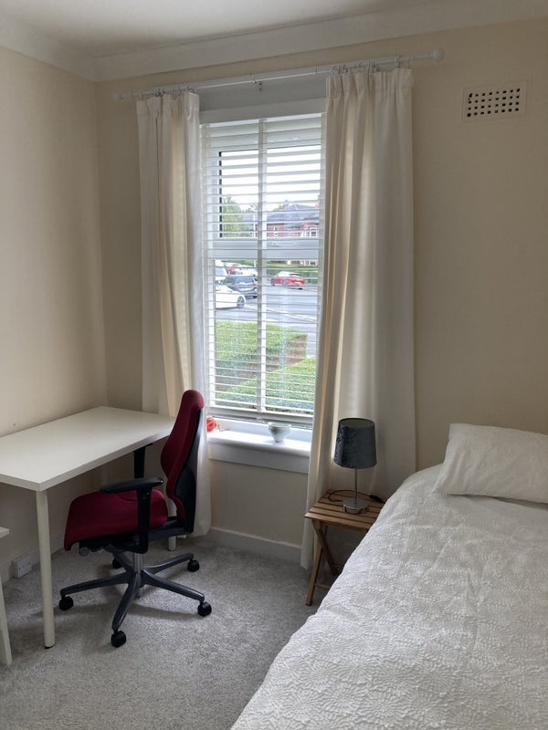 Room Moness Drive in Glasgow
