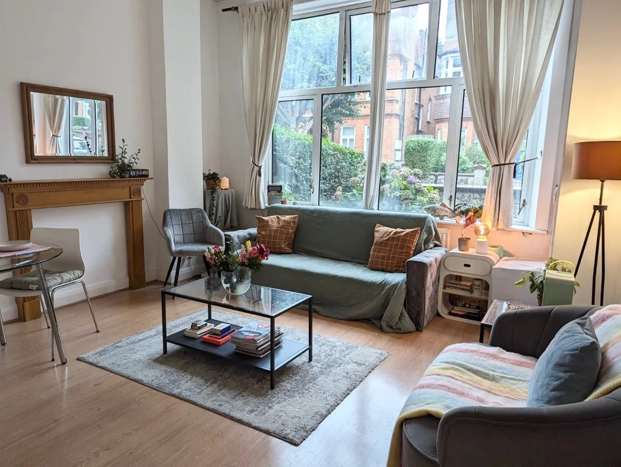 Flat Lymington Road in Greater London