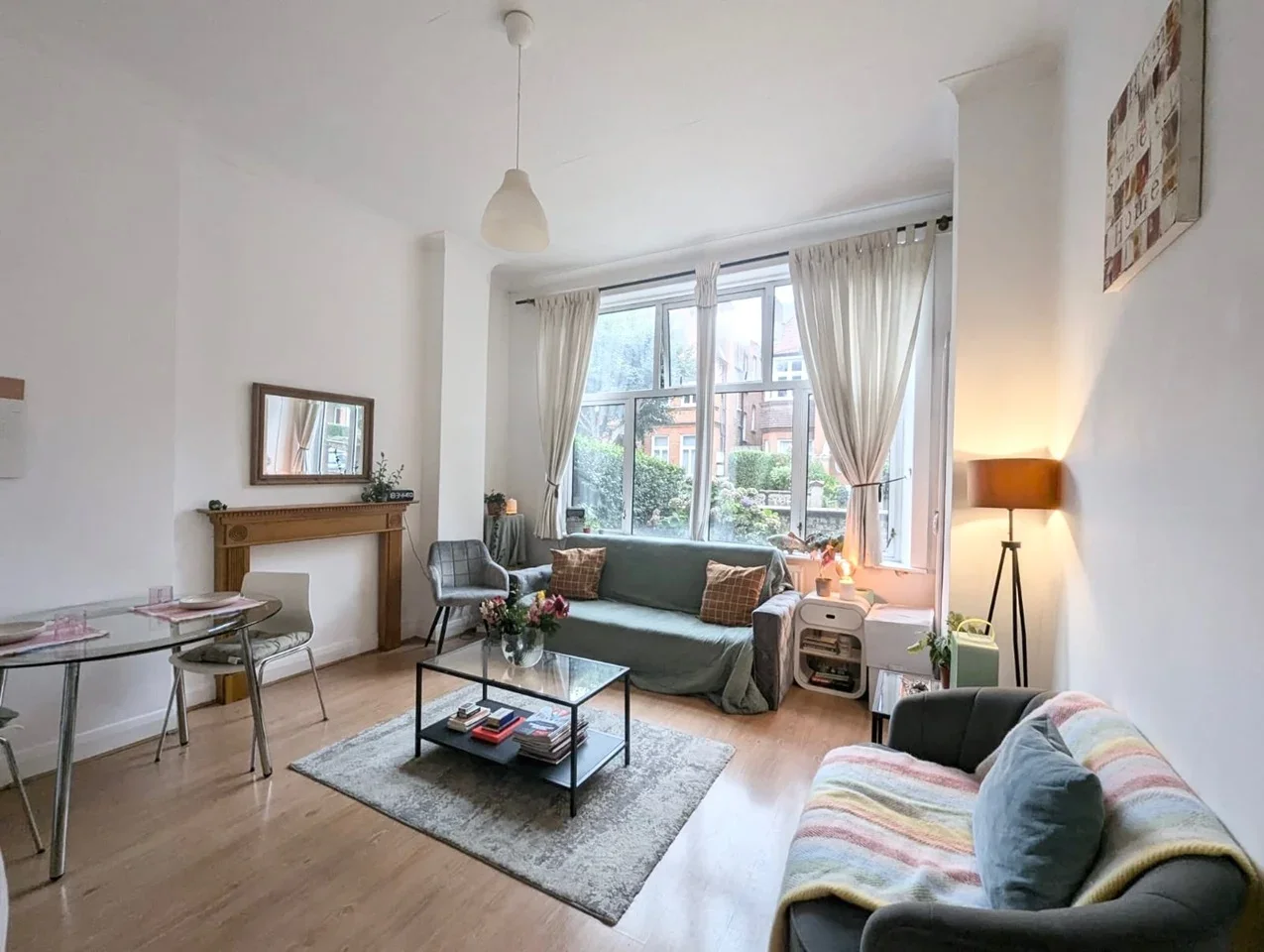 Flat Lymington Road in Greater London
