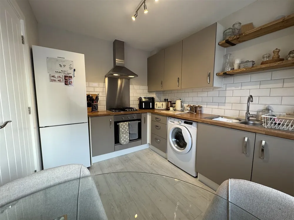 House Apple Tree Close in Taunton