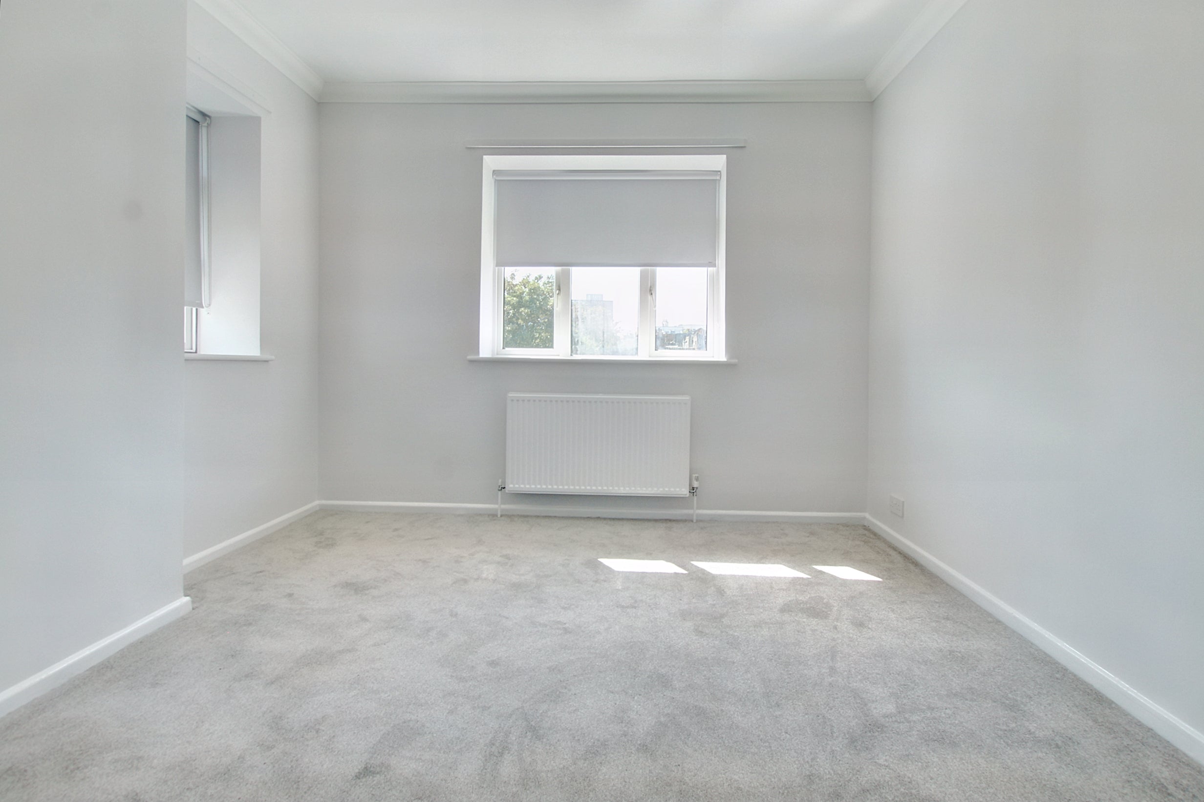 Flat Coldharbour Lane in Greater London