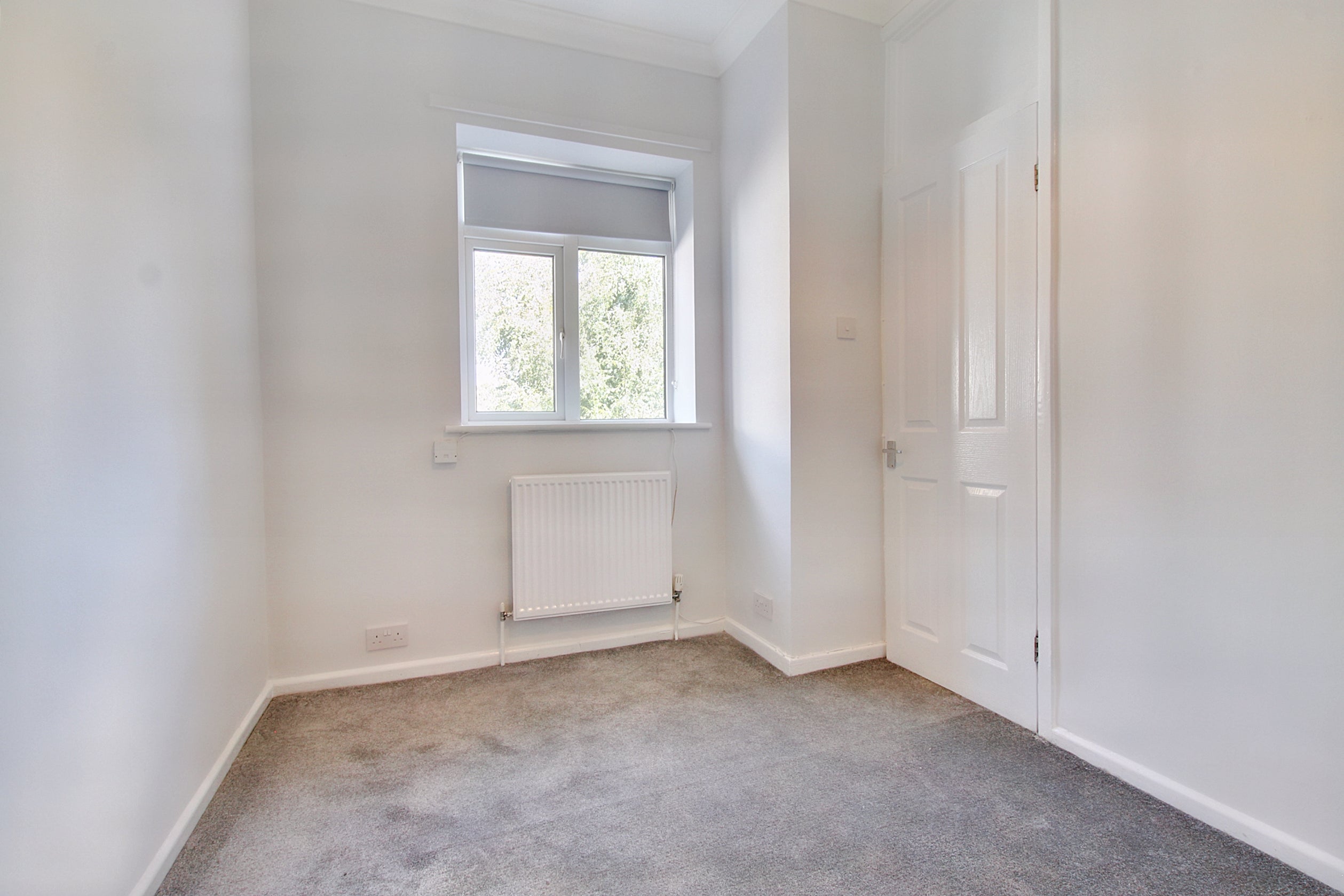 Flat Coldharbour Lane in Greater London
