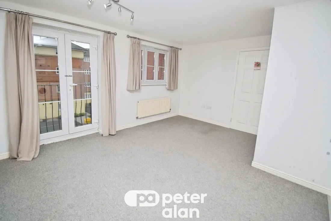 Flat Argosy Way in Newport
