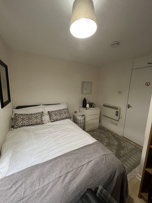 Room Dumbiedykes Road in City of Edinburgh