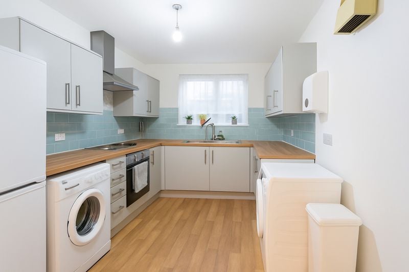 Flat Palmerston Road in Greater London