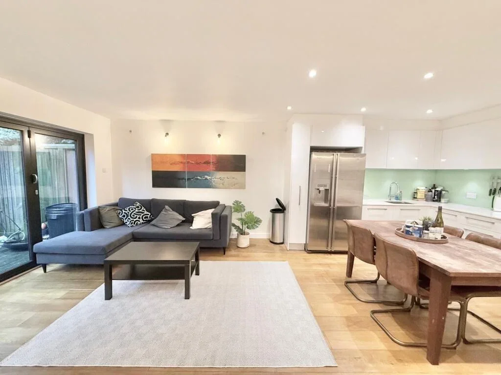 Flat Willesden Lane in Greater London