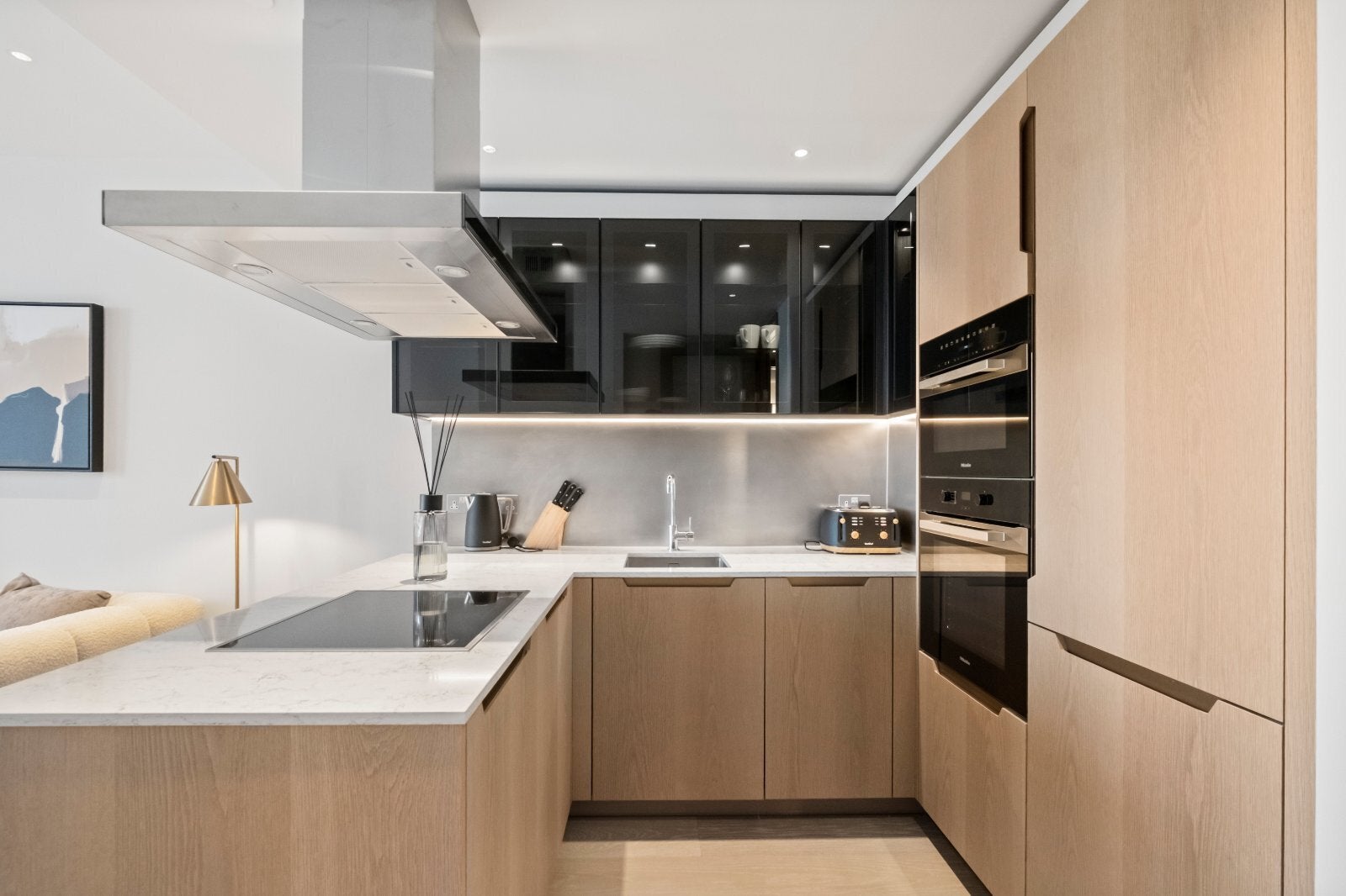 Flat Nine Elms Lane in Greater London