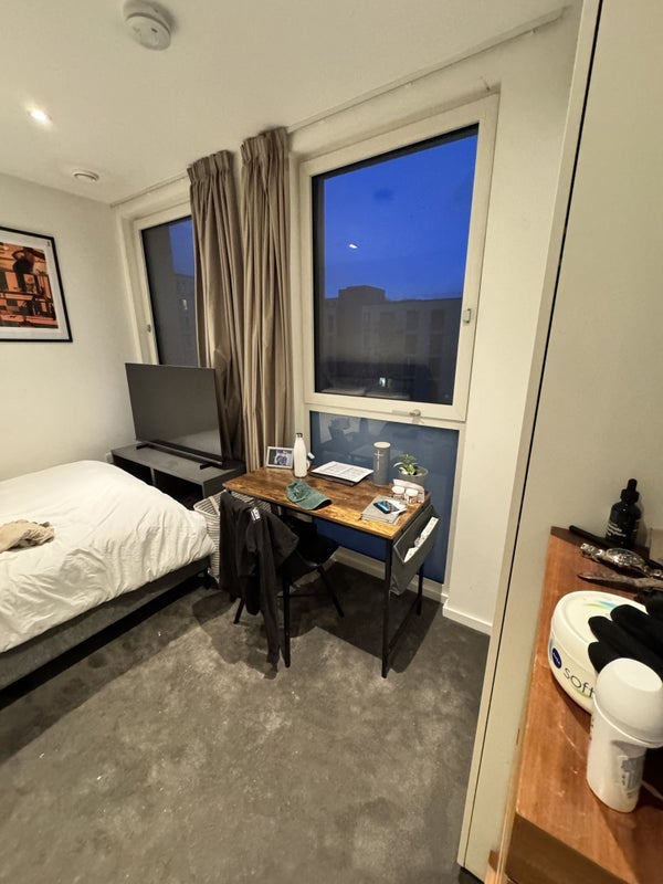 Room Penny Brookes Street in Greater London