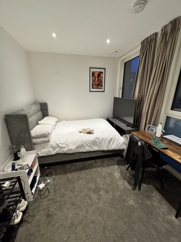 Room Penny Brookes Street in Greater London