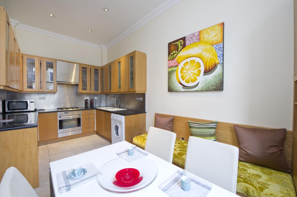 Flat Roland Gardens in Greater London