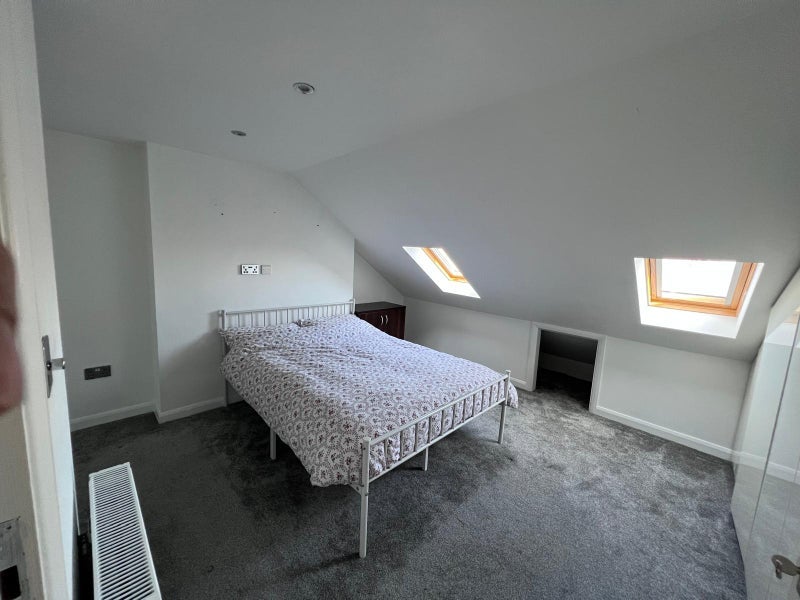 Room Donald Road in Greater London