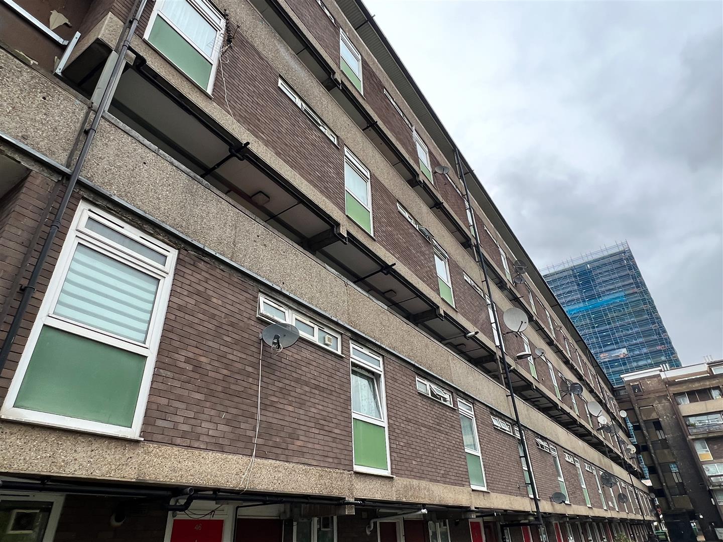 Flat Hampson Way in Greater London
