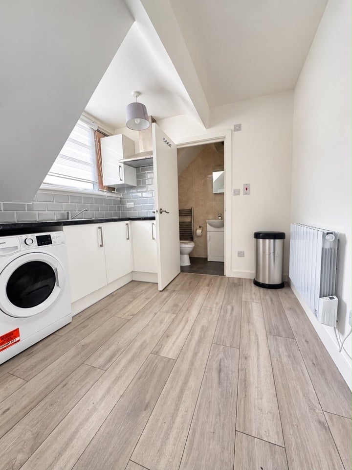 Flat St Joan's Road in Greater London