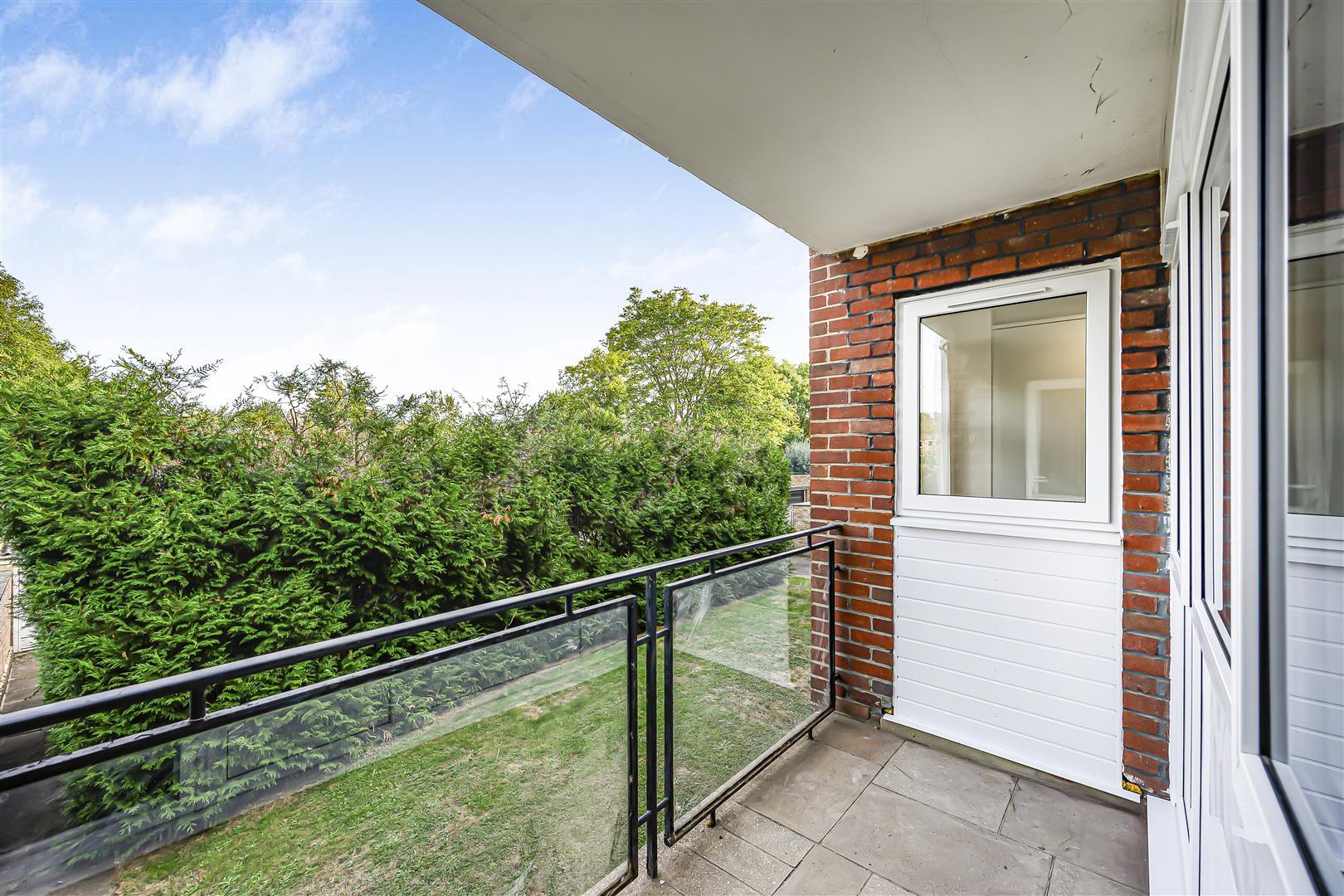 Flat The Ridgeway in Greater London