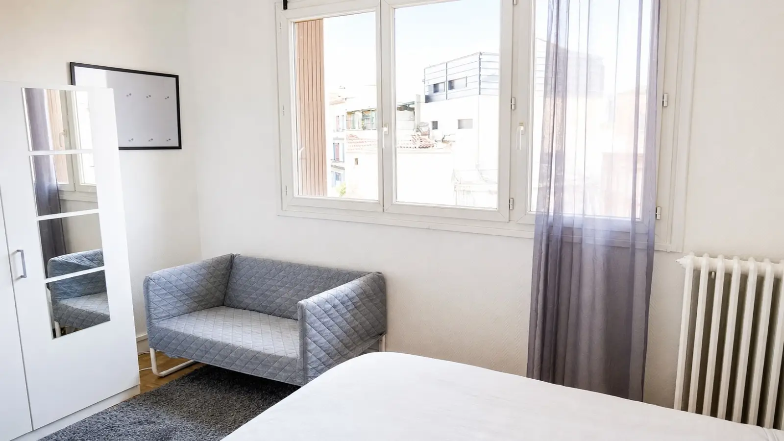 Room Rue Bertrand de Born in Toulouse