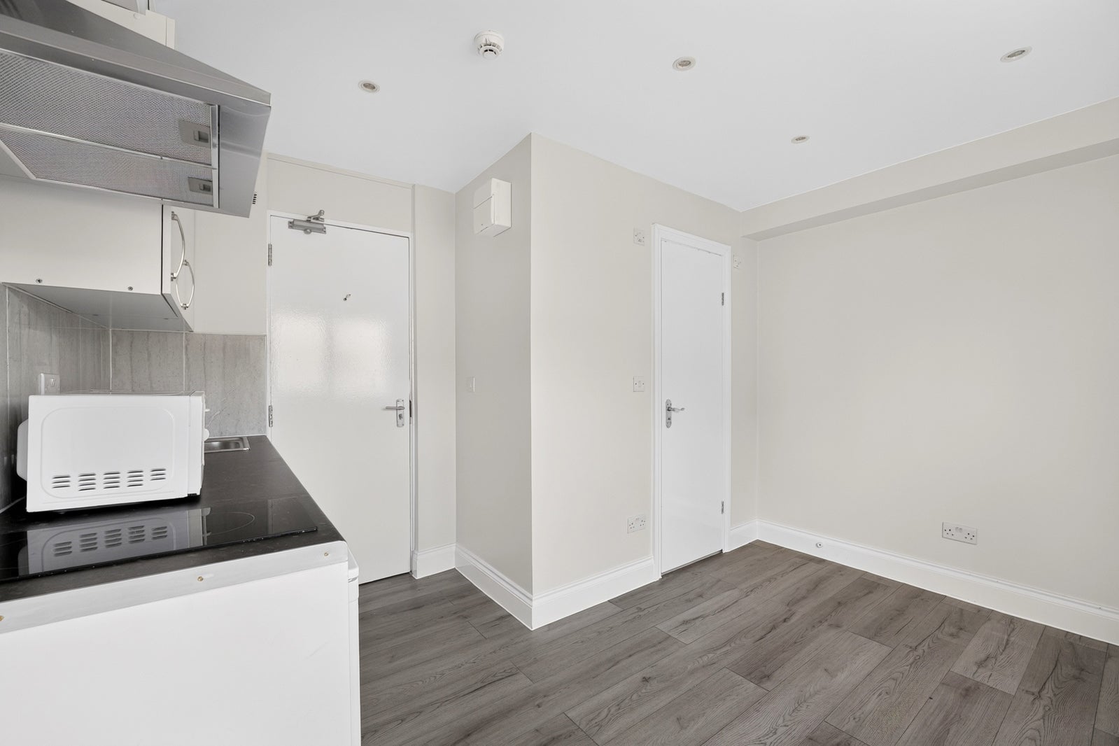 Flat Saw Mill Way in Greater London