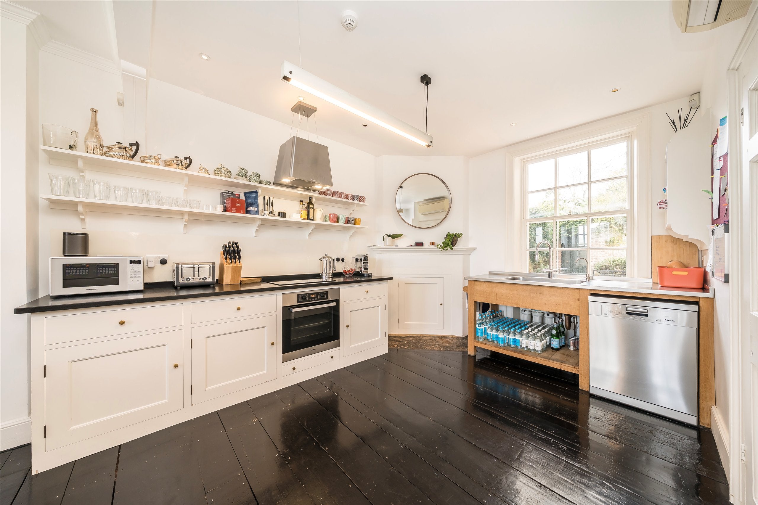 Flat Cheyne Walk in Greater London