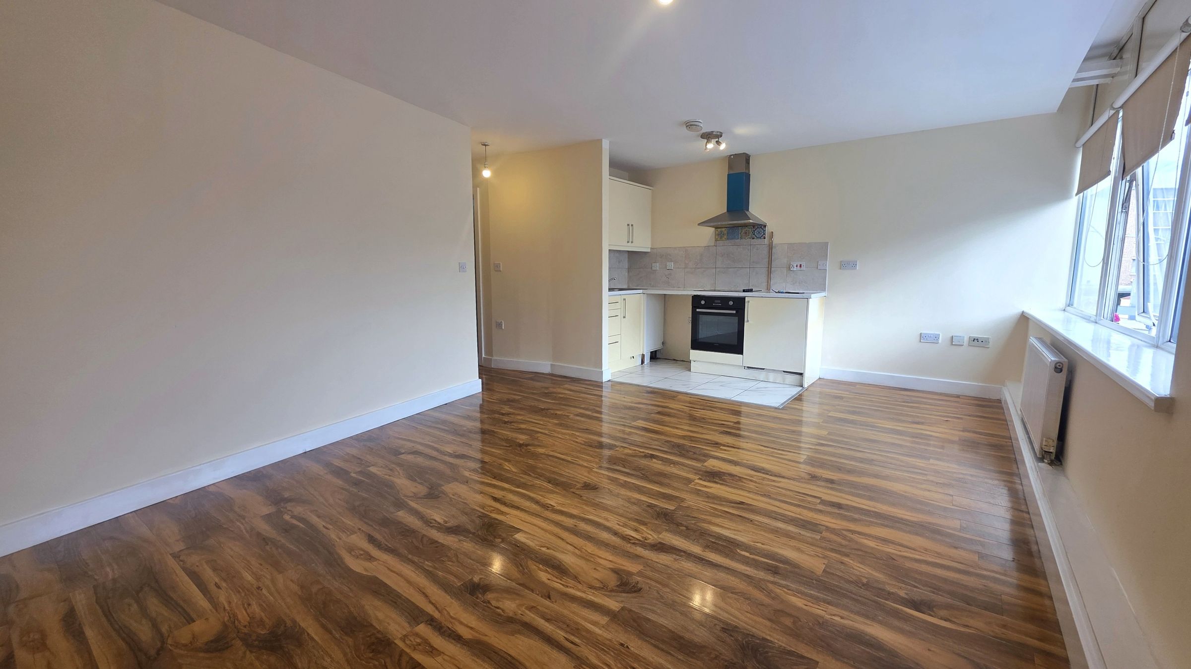 Flat Cranbrook Road in Greater London