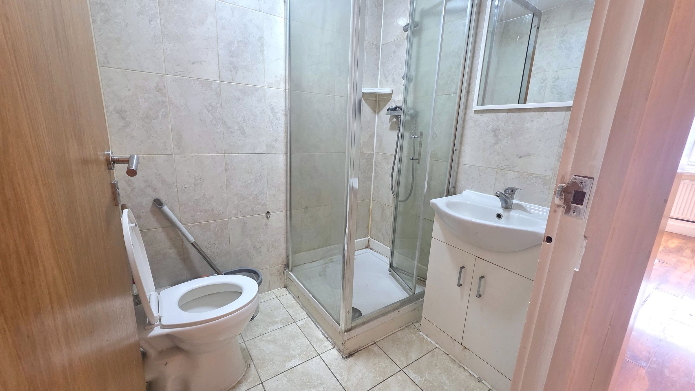 Flat Cranbrook Road in Greater London