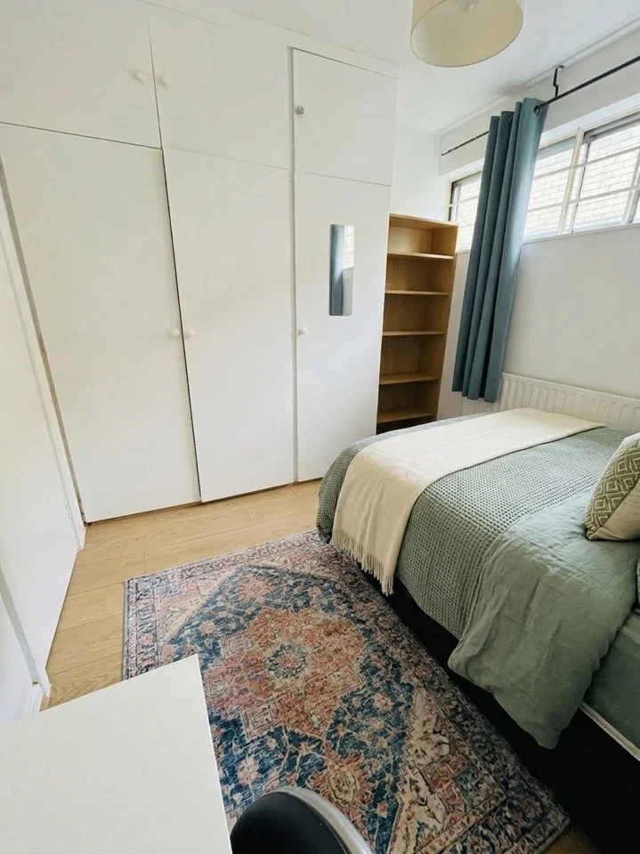 Room Bishop's Bridge Road in City of Westminster