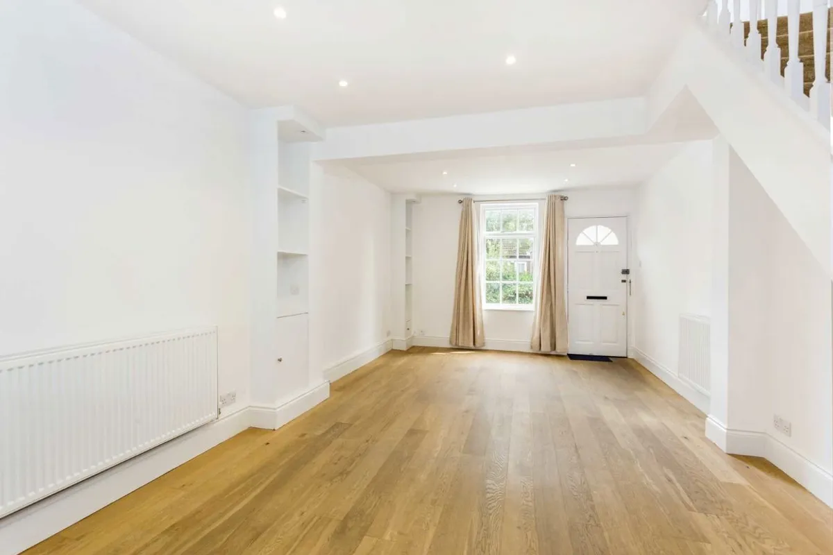 House Grove Road in Greater London