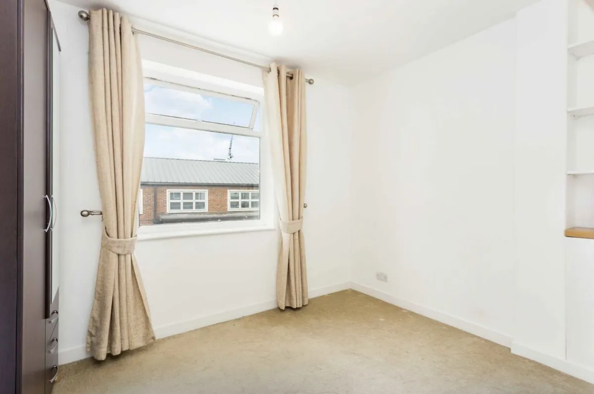 House Grove Road in Greater London