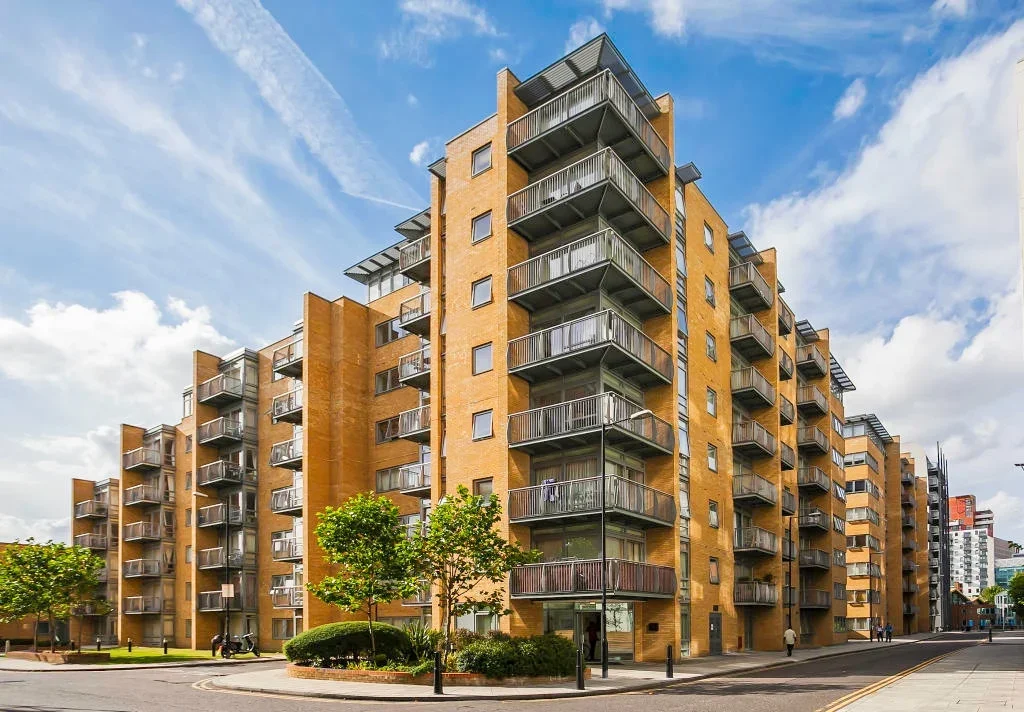 Flat Cassilis Road in Greater London