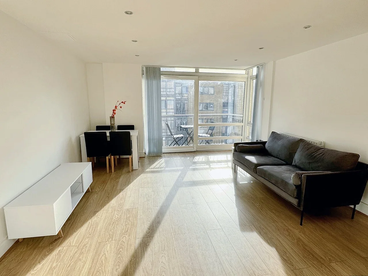 Flat Cassilis Road in Greater London