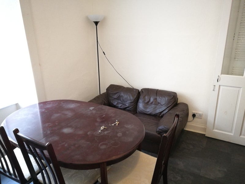 Flat Buccleuch Terrace in City of Edinburgh