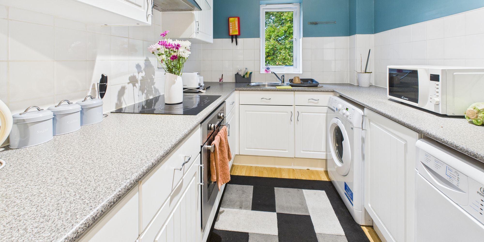 Flat Longmere Road in Crawley