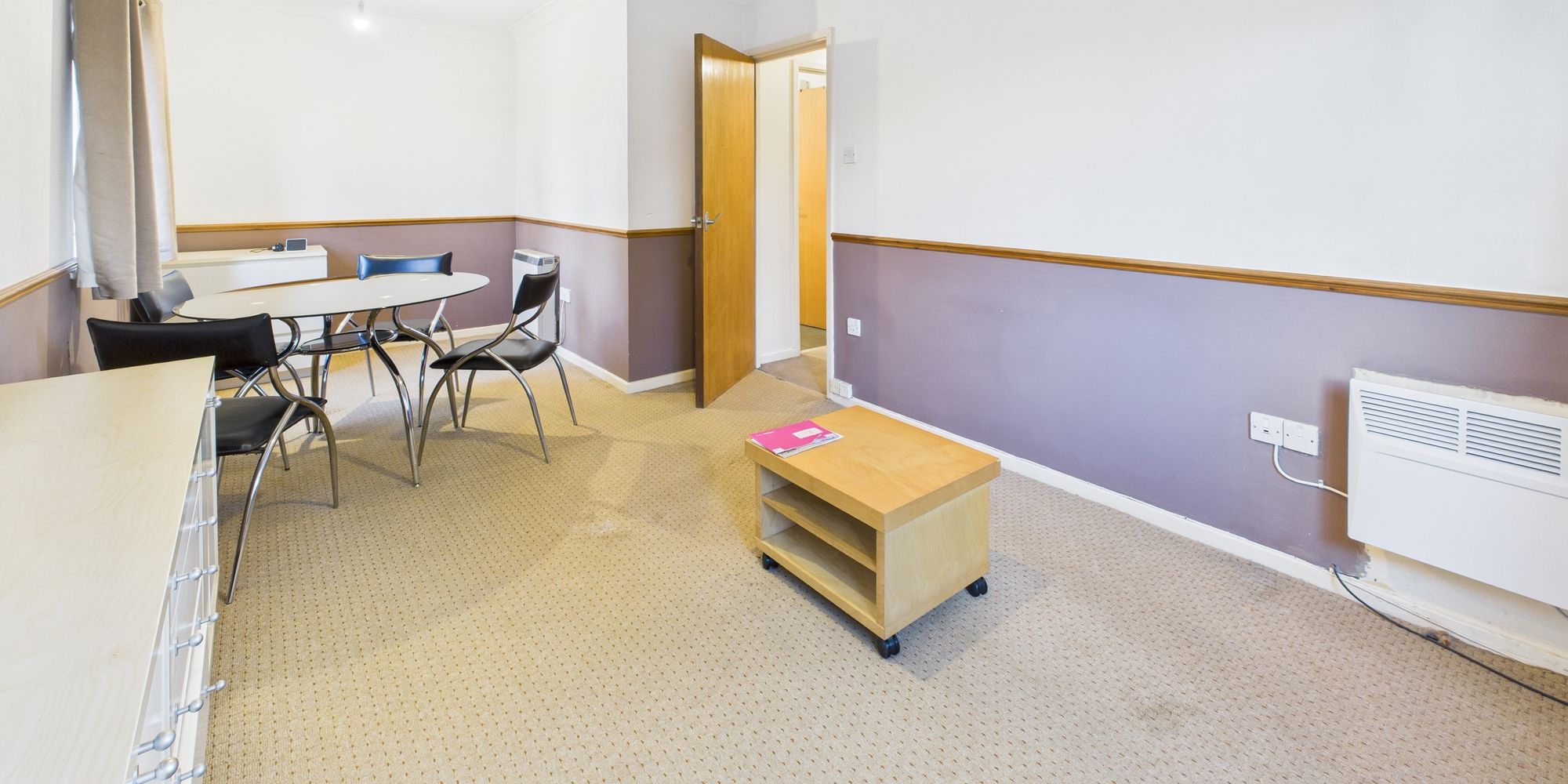 Flat Longmere Road in Crawley